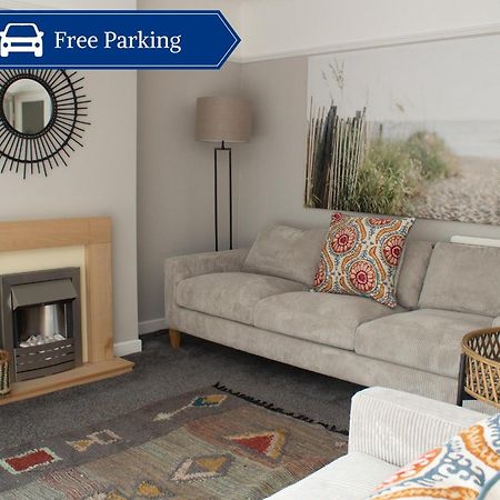 Cosy 3Bed Bungalow In West Kirby, Free Parking Frankby エクステリア 写真