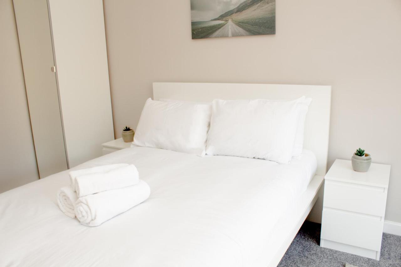Cosy 3Bed Bungalow In West Kirby, Free Parking Frankby エクステリア 写真